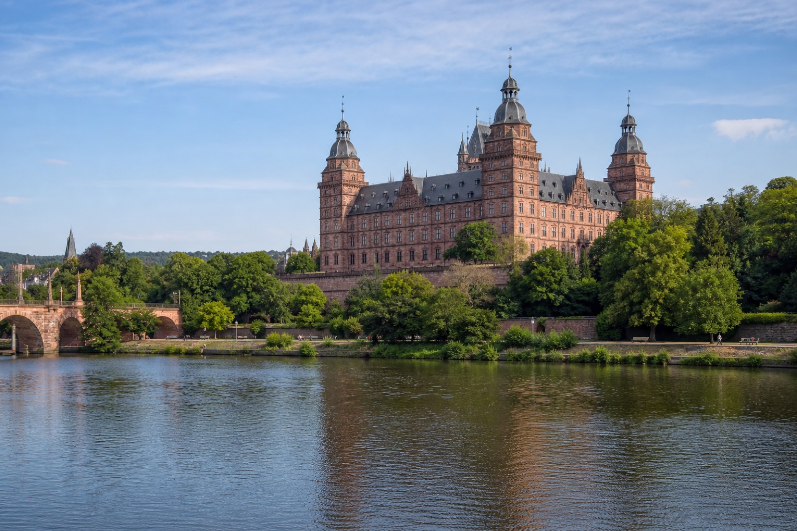 Schloss Johannisburg Aschaffenburg – Mülltonnenservice tonns